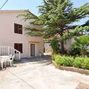 apartment-nora-zadar.hotelinzadar.com/