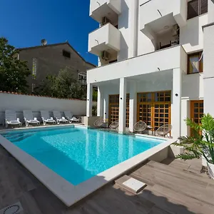 And Diana Apartmán Zadar